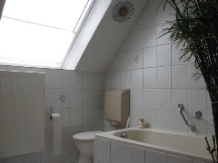 Badezimmer Badewanne WC